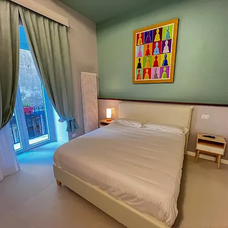 Oda ve Kahvaltı Spaccanapoli 56 4*